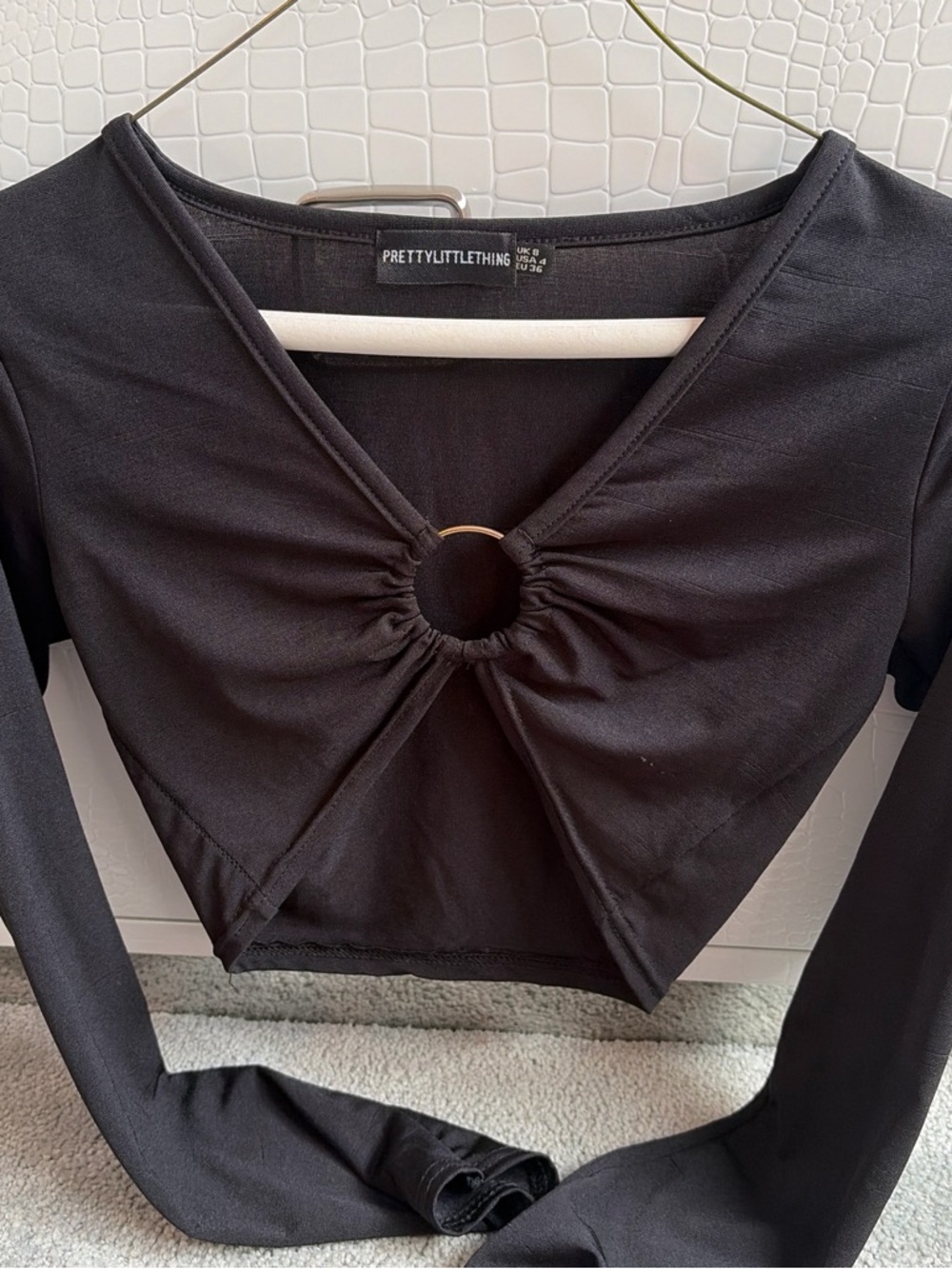 PrettyLittleThing Black Long Sleeve Crop Top with Front Ring